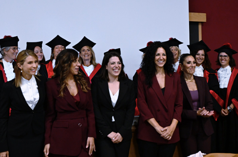 Roma celebra i primi laureati in Lingua dei Segni: il traguardo storico in Italia all'Università "La Sapienza" (FOTO) 1 Roma celebra i primi laureati in Lingua dei Segni: il traguardo storico in Italia all'Università "La Sapienza" (FOTO) 1
