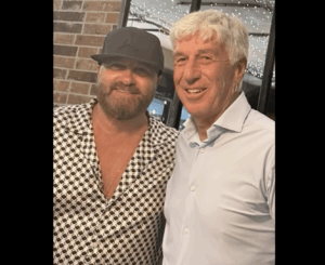 Gian Piero Gasperini cena alla Garbatella: tifosi impazziti per il tecnico della Roma (VIDEO) 1 Gian Piero Gasperini cena alla Garbatella: tifosi impazziti per il tecnico della Roma (VIDEO) 1