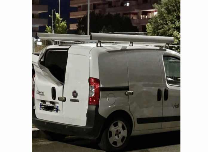 furgone aperto Fonte Laurentina