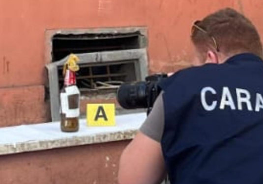 al quarticciolo bombe molotov