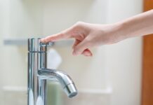 Un guasto improvviso causa l'interruzione idrica a Lavinio e Lido dei Pini: ecco le vie coinvolte e i tempi previsti per il ripristino
