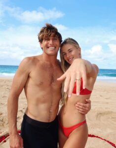 Leonardo Fioravanti si sposa: nozze da favola per il surfista italiano più famoso al mondo e Sophia Wilson 1 Leonardo Fioravanti si sposa: nozze da favola per il surfista italiano più famoso al mondo e Sophia Wilson 1