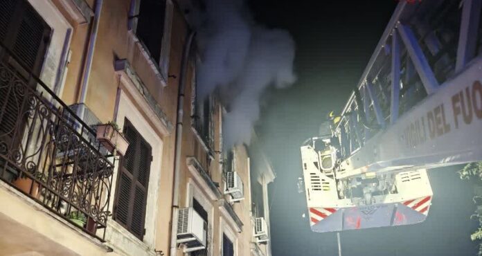incendio-fiamme-pigneto