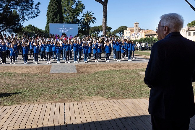 Il Presidente Mattarella celebra solidarietà, musica e natura per le fasce più fragili a Castelporziano 1