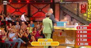 Affari Tuoi, l'incredibile partita di Achille dall'Emilia Romagna: quanto ha vinto e pacchi finali 1 Affari Tuoi, l'incredibile partita di Achille dall'Emilia Romagna: quanto ha vinto e pacchi finali 1