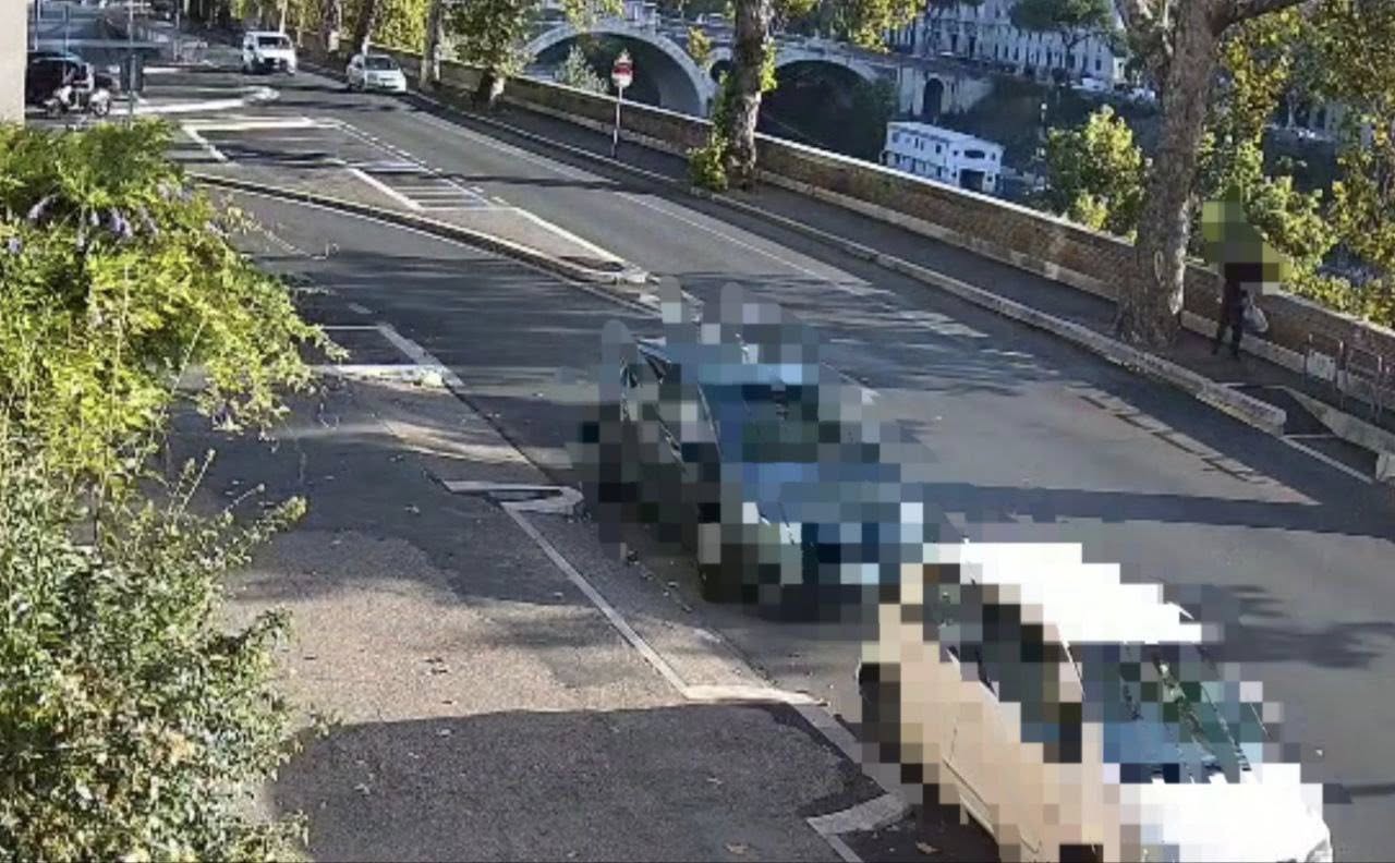 Gettava la spazzatura nel Tevere prima di andare al lavoro: denunciato 47enne 3 Gettava la spazzatura nel Tevere prima di andare al lavoro: denunciato 47enne 3