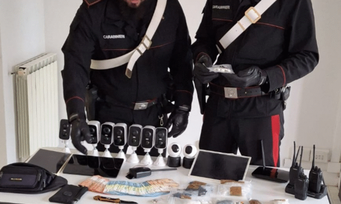 CARABINIERI ZOOMATA NETTUNO DROGA COLTELLO 23 OTTOBRE 2025