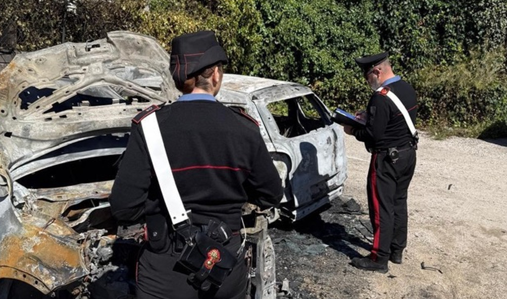 Auto in fiamme e persecuzioni alla ex moglie: 46enne arrestato dai carabinieri a Castel Gandolfo 1