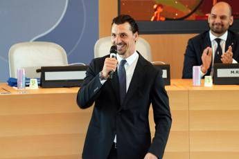 Ibrahimovic: “Milan, tutti dobbiamo credere allo scudetto. Allegri? Il primo trofeo gliel’ho fatto vincere io”