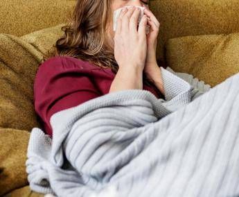 Influenza, Pregliasco: “Colpirà 16 milioni di italiani con picco a Natale, vaccinarsi subito anche per Covid”