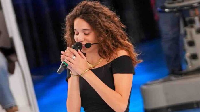 Penelope Massa, Amici 25