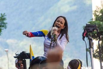 Venezuela, Machado contro Maduro: “Lascerà potere con o senza negoziati”