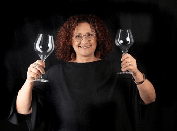 Vino, in un libro la pr Maddalena Mazzeschi racconta il lato ‘spirit…oso’ della comunicazione