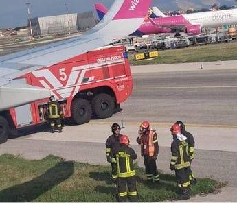 Volo Sharm-Roma, fumo sull’aereo: atterraggio d’emergenza a Napoli