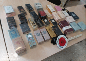 Blitz contro il commercio abusivo al mercato del Quadraro: sequestri per migliaia di prodotti 2