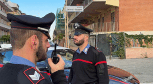 Blitz antidroga dei carabinieri a piazza Gasparri con il supporto di un elicottero: espugnati i fortini dei pusher (FOTO E VIDEO) 5 Blitz antidroga dei carabinieri a piazza Gasparri con il supporto di un elicottero: espugnati i fortini dei pusher (FOTO E VIDEO) 5