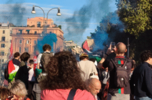 Manifestazione Pro Palestina riempie Roma e i sindacati di base annunciano un nuovo sciopero Atac (VIDEO) 1 Manifestazione Pro Palestina riempie Roma e i sindacati di base annunciano un nuovo sciopero Atac (VIDEO) 1