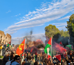 Manifestazione Pro Palestina riempie Roma e i sindacati di base annunciano un nuovo sciopero Atac (VIDEO) 2 Manifestazione Pro Palestina riempie Roma e i sindacati di base annunciano un nuovo sciopero Atac (VIDEO) 2