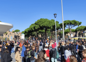 Sciopero generale Pro Palestina chiusa la Metro a Termini: la protesta con scuole chiuse anche a Fiumicino (VIDEO) 1