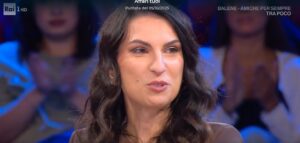 Affari Tuoi del 5 ottobre 2025, finale da brivido per Federica dalle Marche: ecco quanto ha vinto 1