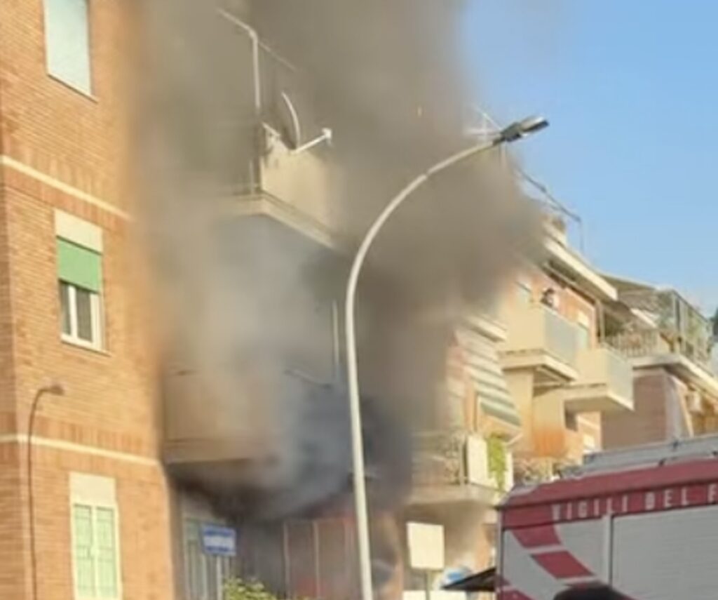 Incendio a Torrevecchia: morta 91enne, gravissima la figlia. Salvato in extremis il cane (VIDEO) 1