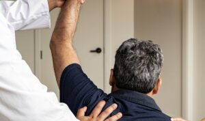 Prevenzione osteoporosi, la Asl Roma 6 organizza incontri gratuiti con gli specialisti: luogo, data e orari 1 Prevenzione osteoporosi, la Asl Roma 6 organizza incontri gratuiti con gli specialisti: luogo, data e orari 1