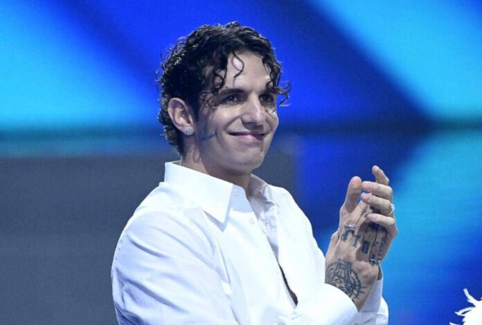 Achille Lauro ‘sigilla’ la prima giornata delle Atp Finals: musica e spettacolo a Torino