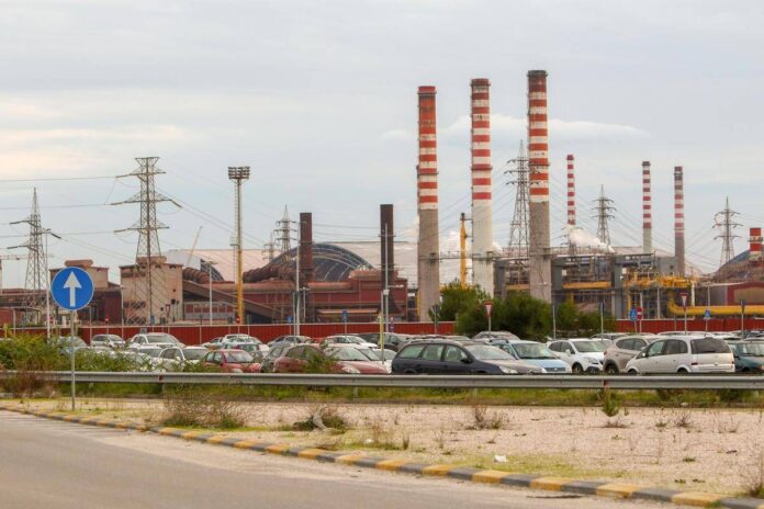 Ex Ilva, sindacati rompono il tavolo. Palazzo Chigi: “Governo resta disponibile”