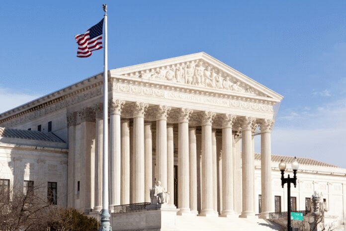 I dazi di Trump di fronte alla Corte Suprema, lo scontro sulla separazione dei poteri