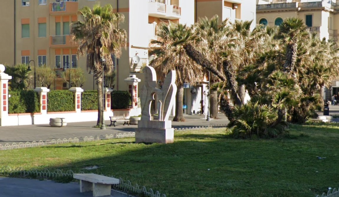 Ostia celebra con tre statue la memoria di Pier Paolo Pasolini. Dove sono e chi le ha scolpite 2 Ostia celebra con tre statue la memoria di Pier Paolo Pasolini. Dove sono e chi le ha scolpite 2