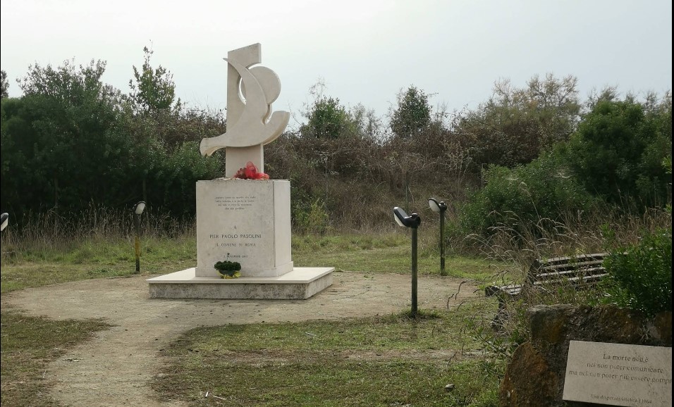 Ostia celebra con tre statue la memoria di Pier Paolo Pasolini. Dove sono e chi le ha scolpite 1 Ostia celebra con tre statue la memoria di Pier Paolo Pasolini. Dove sono e chi le ha scolpite 1