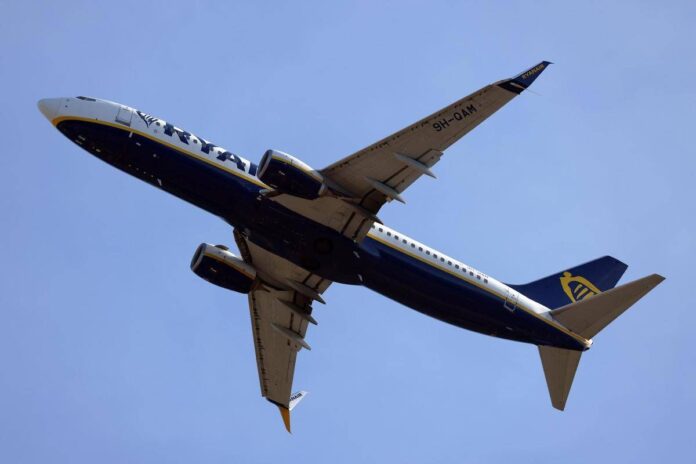 Ryanair, da oggi stop ai biglietti cartacei: quali sono le nuove regole per l’imbarco