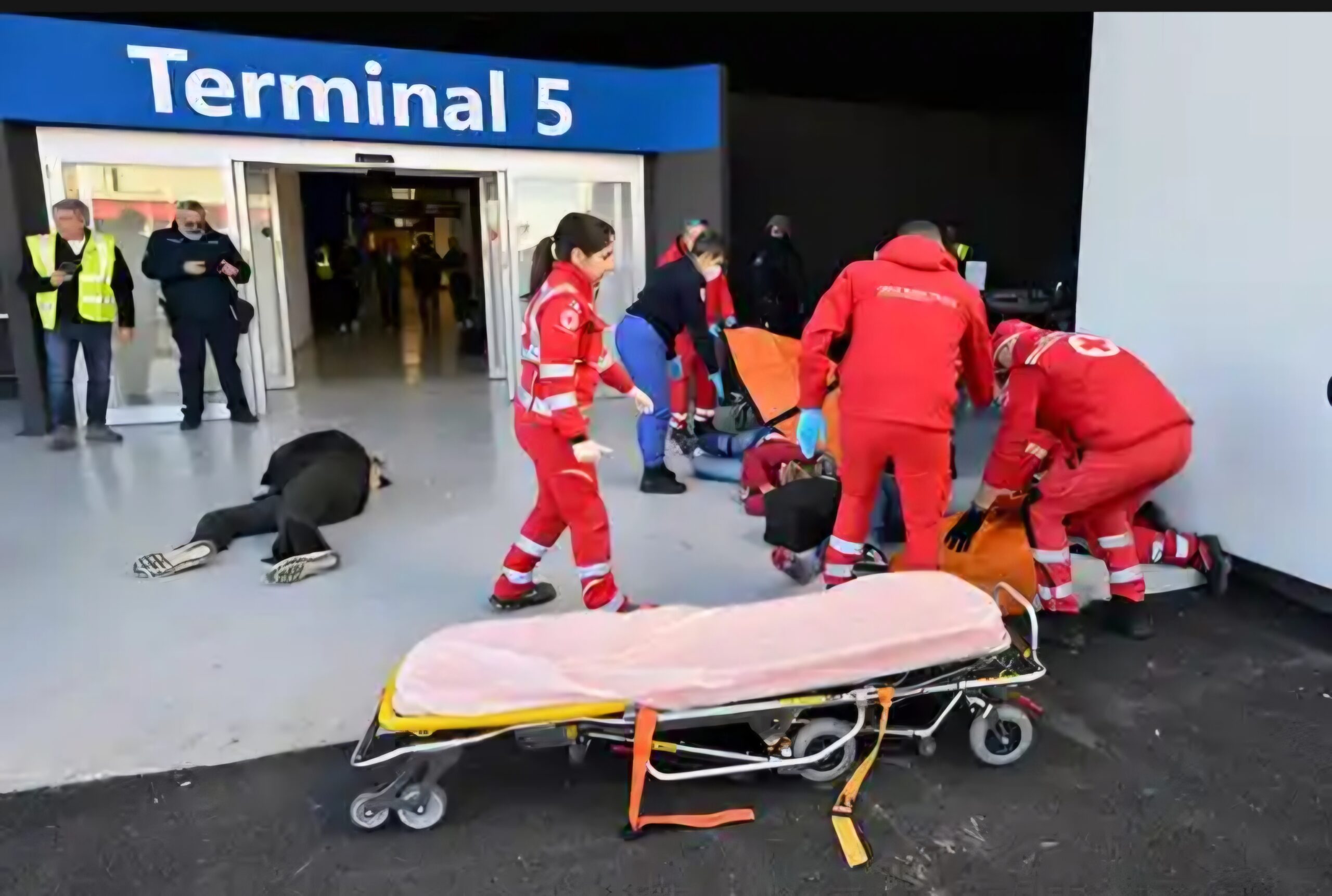 Attacco terroristico al Terminal 5 di Fiumicino: reparti speciali, feriti e sgomberi (per esercitazione) FOTO 3