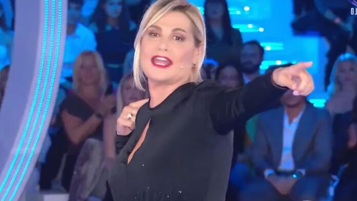 Simona Ventura conduce il Grande Fratello