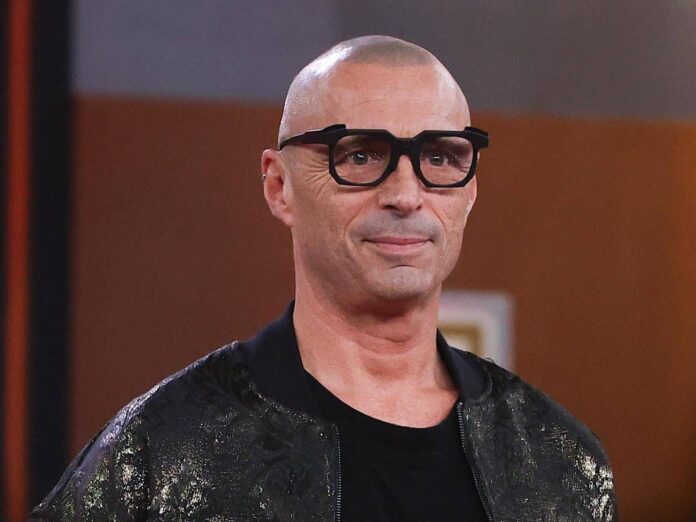 Spiava Alex Britti in casa, condannata l’ex compagna