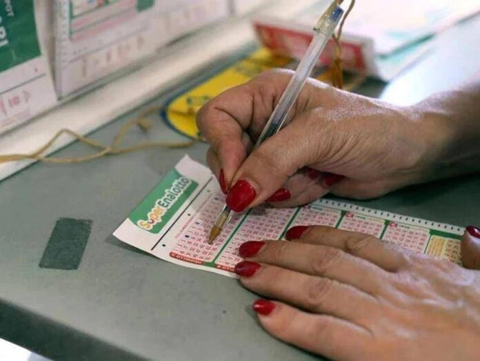 Superenalotto sabato 22 novembre, estrazione numeri e combinazione vincente