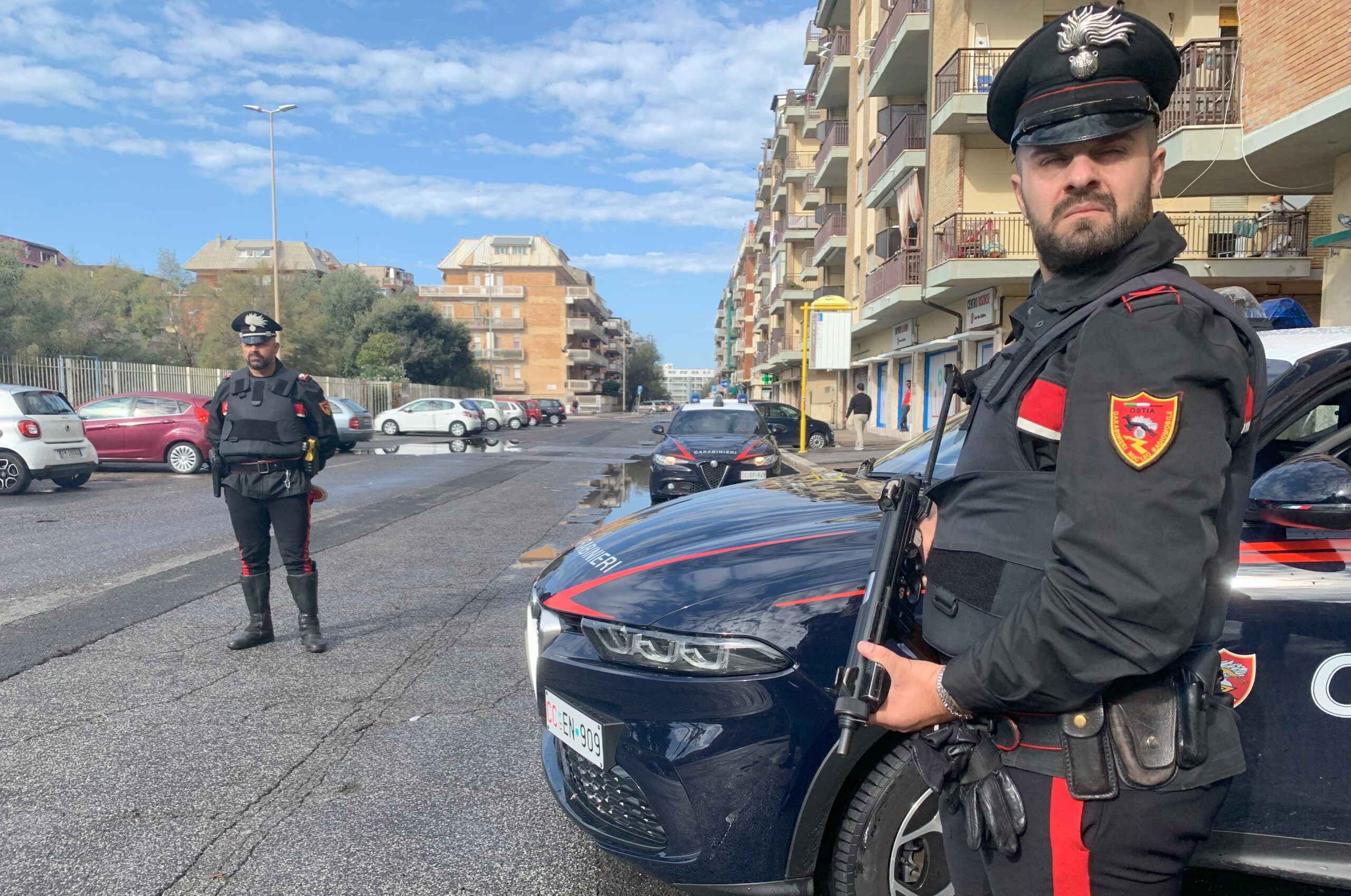 Blitz con elicotteri e battute a terra a Ostia: perquisizioni nei 'fortini' della droga 2