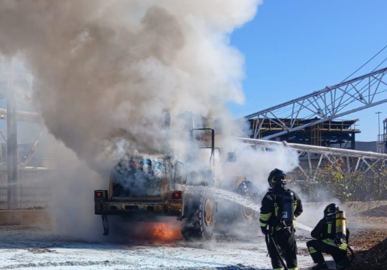 a civitavecchia porto in fiamme