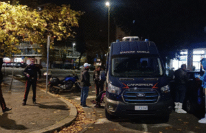 Rissa a colpi di coltello alla stazione centrale di Ostia: due feriti gravi (FOTO E VIDEO) 4