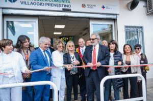 Inaugurata dal governatore della Regione Lazio Rocca la nuova Casa della Comunità Villaggio Prenestino 1 Inaugurata dal governatore della Regione Lazio Rocca la nuova Casa della Comunità Villaggio Prenestino 1