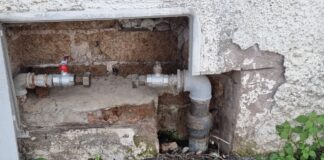 Bollette pagate ma l’acqua non torna: situazione drammatica in un condominio di Torvaianica