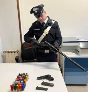 Armi e munizioni trovate in una casa ad Ardea: arrestato 46enne 1