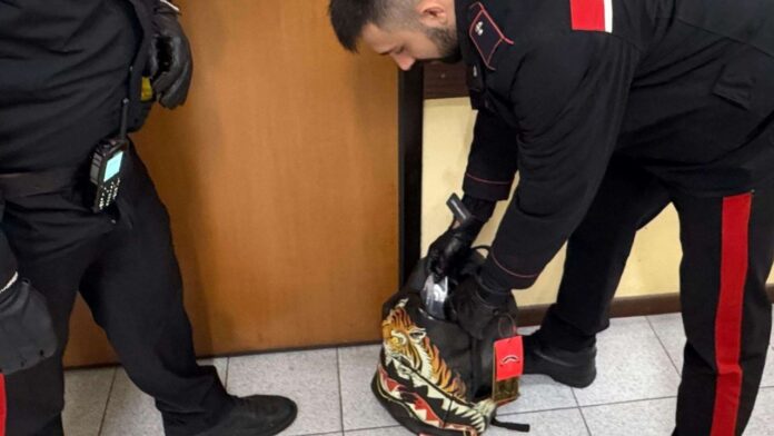 Droga nascosta in un borsone: 52enne arrestato a Ciampino