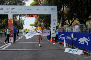 Rome 15K, migliaia di atleti al via il 9 novembre: strade chiuse, deviazioni bus e traffico 2 Rome 15K, migliaia di atleti al via il 9 novembre: strade chiuse, deviazioni bus e traffico 2