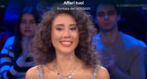 Affari Tuoi 18 novembre 2025, Valentina gioca e sfida il Dottore: quanto hanno vinto ieri sera ai pacchi 1