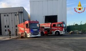 Allarme al porto di Civitavecchia: bombola di acetilene si incendia e sprigiona dardo di fuoco 1 Allarme al porto di Civitavecchia: bombola di acetilene si incendia e sprigiona dardo di fuoco 1