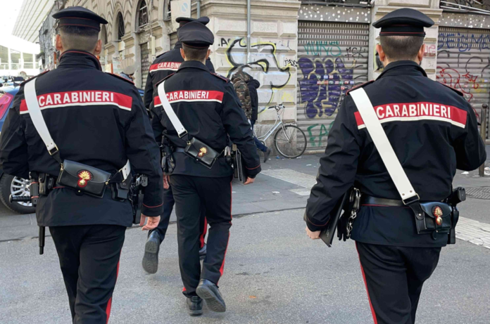 CARABINIERI CONTROLLI ROMA TERMINI ESQUILINO FOTO COPERTINA DICEMBRE 2025 14
