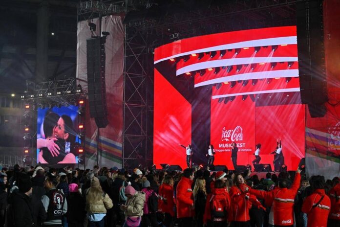 Milano-Cortina, parte il viaggio della Fiamma Olimpica, Coca-cola accende Roma tra sport e musica