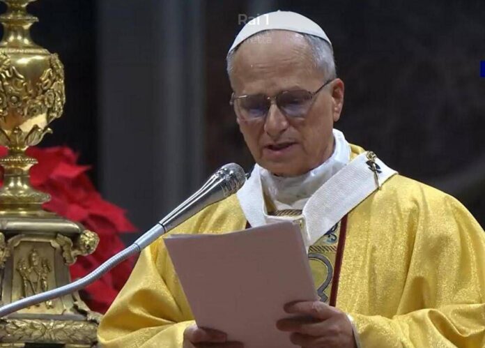 Papa Leone alla messa di Natale: “No a economia distorta che tratta uomini come merce, basta violenza e sopraffazione”