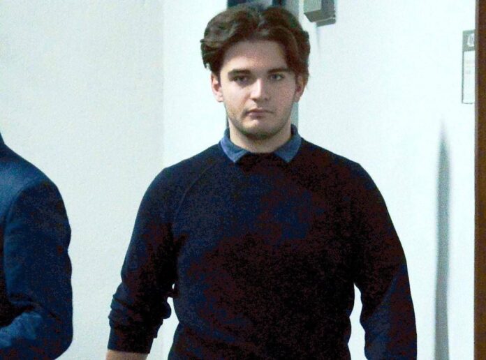 Revenge porn, estinto reato per La Russa jr. Condanna a un anno per l’amico